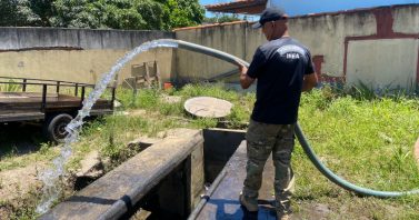 Inea flagra ponto de abastecimento clandestino de água em Cabo Frio