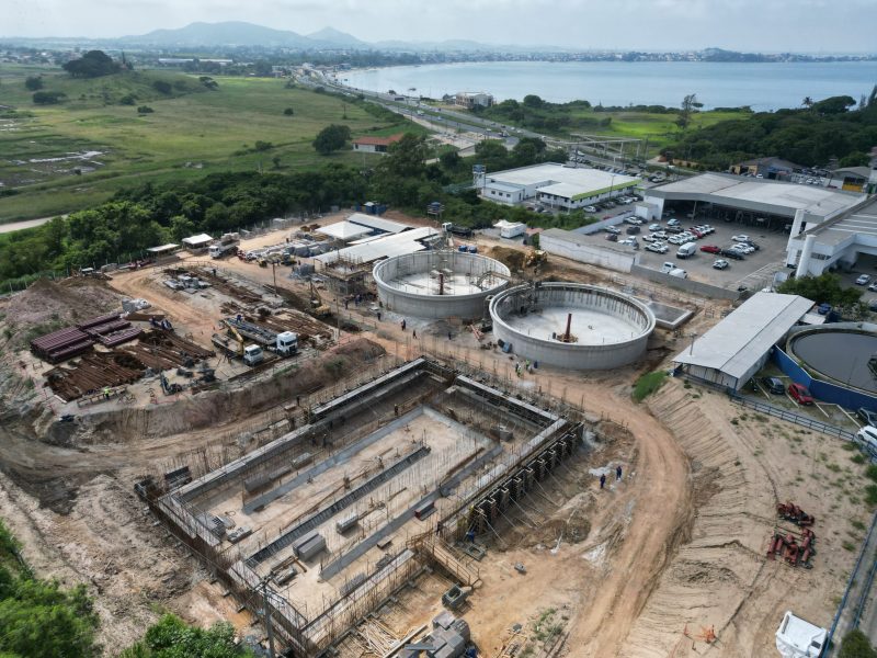 Obras de expansão da Estação de Tratamento de Esgoto avançam em São Pedro da Aldeia 