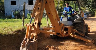 Iniciadas as obras de implantação da rede de esgoto no Botafogo, em São Pedro da Aldeia